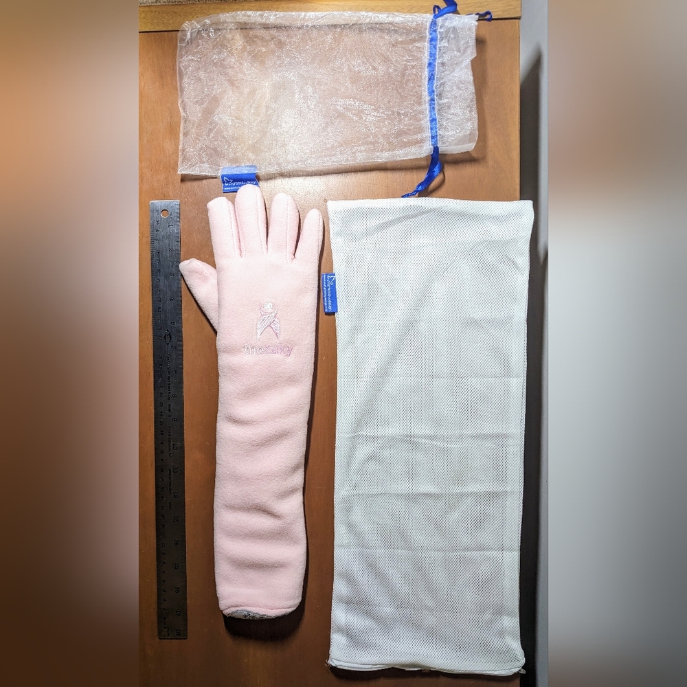The Zaky Hug  Hand and Wash Bag Set for Baby,